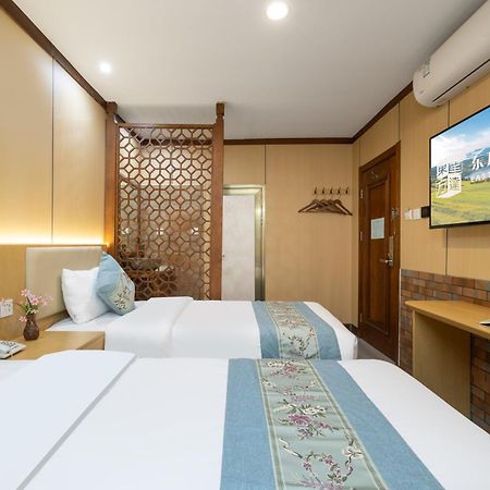 The East Hotel-Very Close To The Drum Tower,The Lama Temple,Houhai Bar Street,And The Forbidden City,There Are Many Old Beijing Traditional Hutongs Around The Hotel ,Experience The Culture Of Old Beijing Hutongs,Near Exit A Of Shichahai On Metro Line Exterior foto