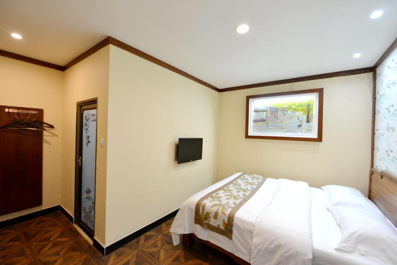 The East Hotel-Very Close To The Drum Tower,The Lama Temple,Houhai Bar Street,And The Forbidden City,There Are Many Old Beijing Traditional Hutongs Around The Hotel ,Experience The Culture Of Old Beijing Hutongs,Near Exit A Of Shichahai On Metro Line Exterior foto